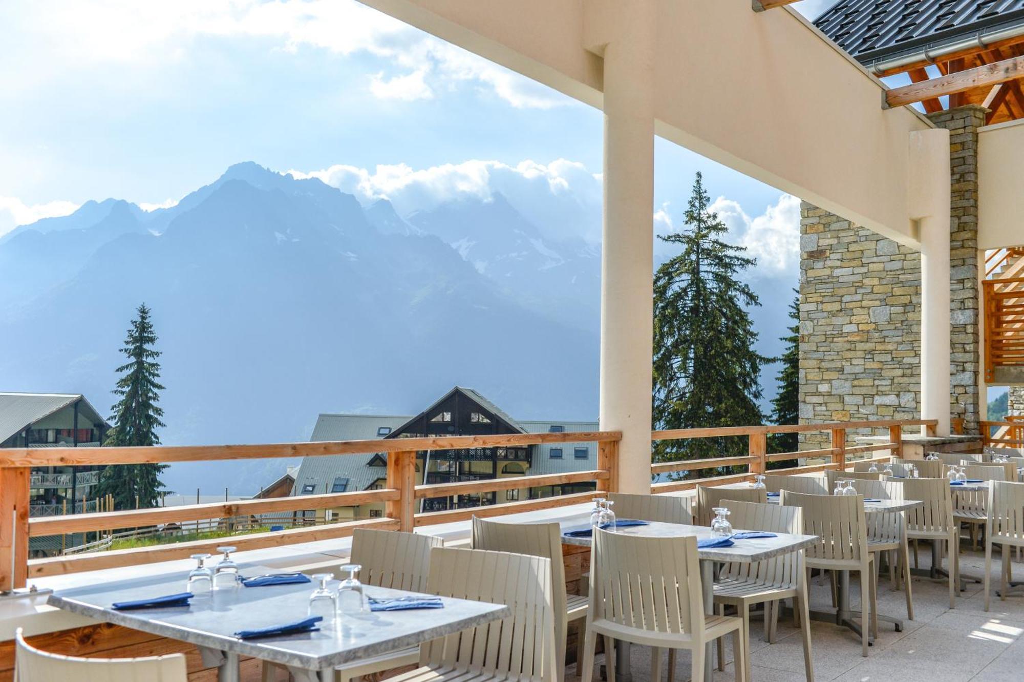 Villages Clubs Du Soleil - Oz En Oisans Oz Exterior foto